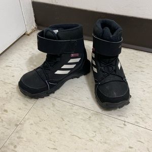 Kids shoes